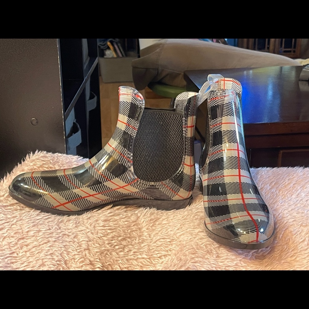 Seven7 Rain Boots